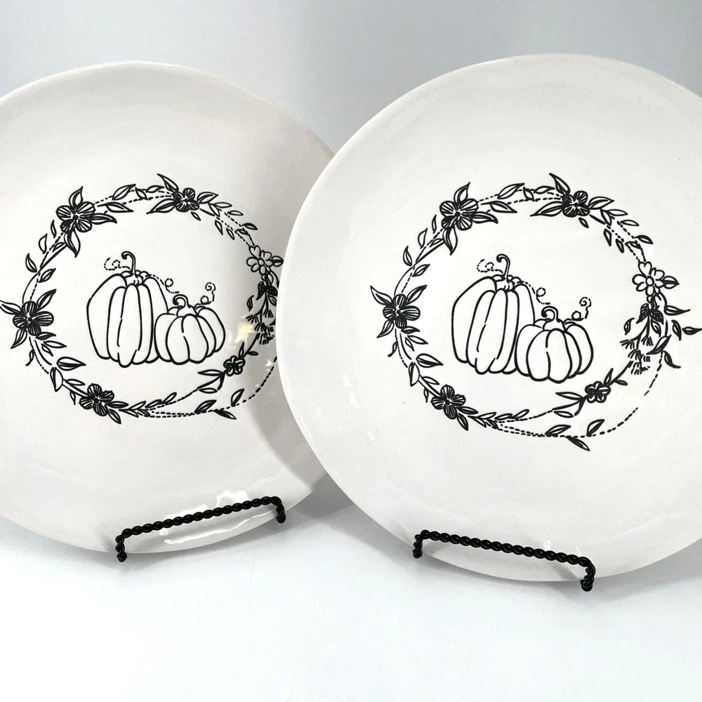 NWT Pier 1 Buffalo Harvest Pumpkin Dinner Plates Set Of 2 Black & White 10.5